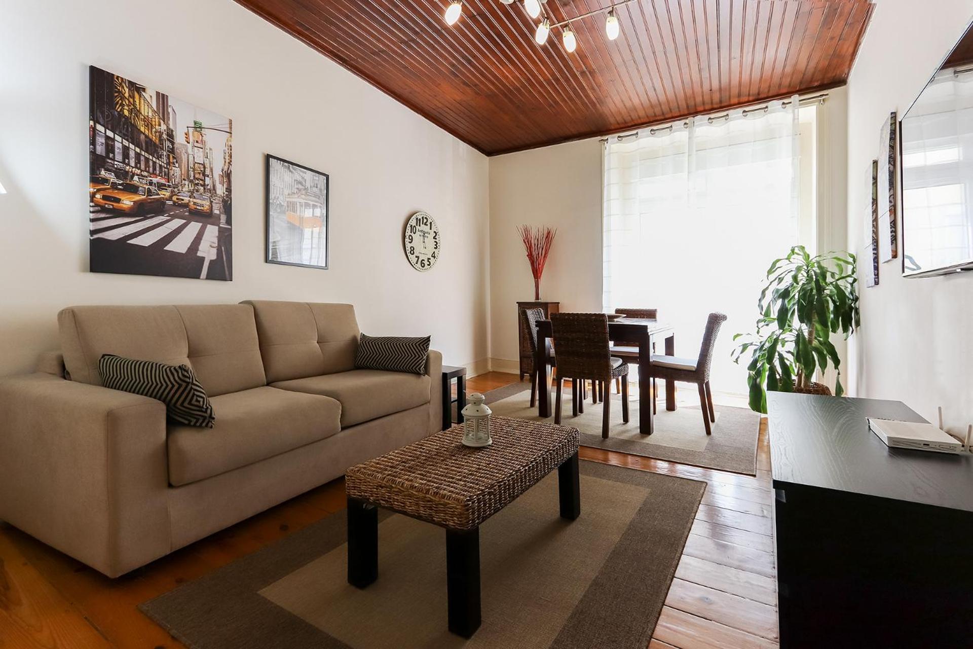 Cozy And Sunny - Anjos, * Lissabon
